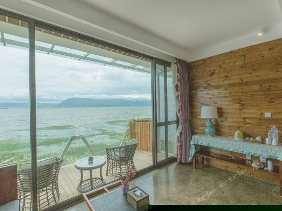 温馨海景标准间