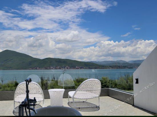 豪华海景山景超大露台大床房