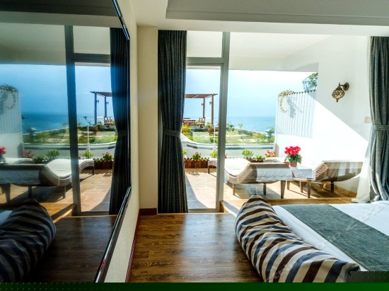 清塘40°阳台海景榻榻米双床房