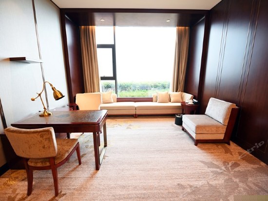 豪华无敌海景大床房