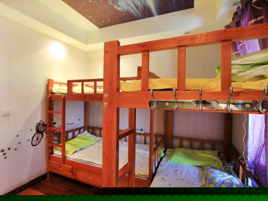 星空四人间（床位）