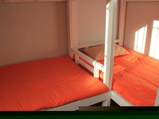 彩色6人间（床位房）