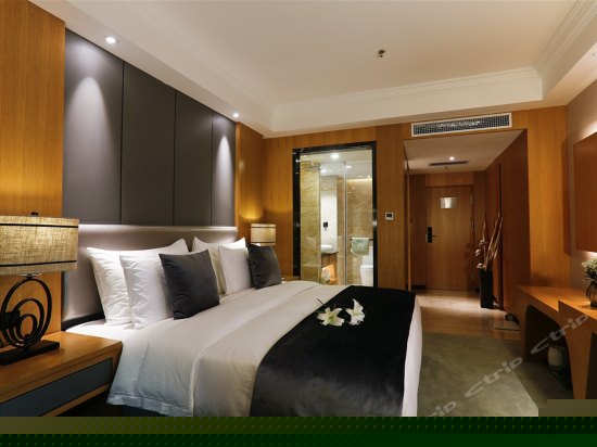 豪华大床房