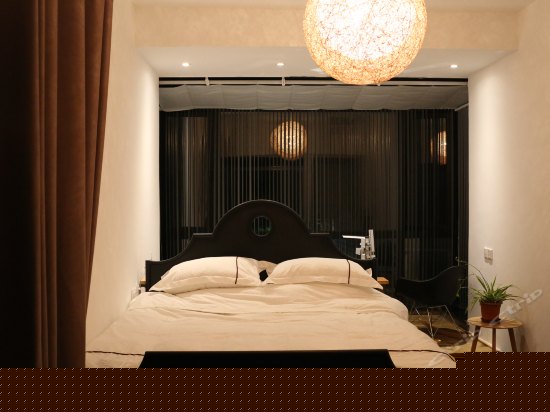 沧浪-河景大床房