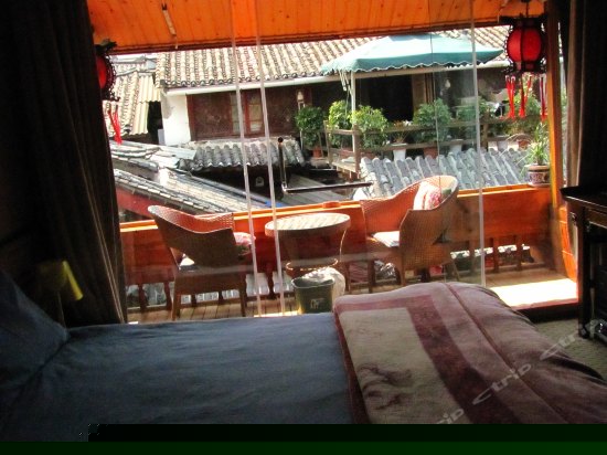 河边观景标准房