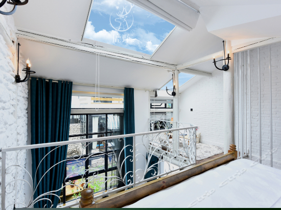 鹿柒复式侯月大床房