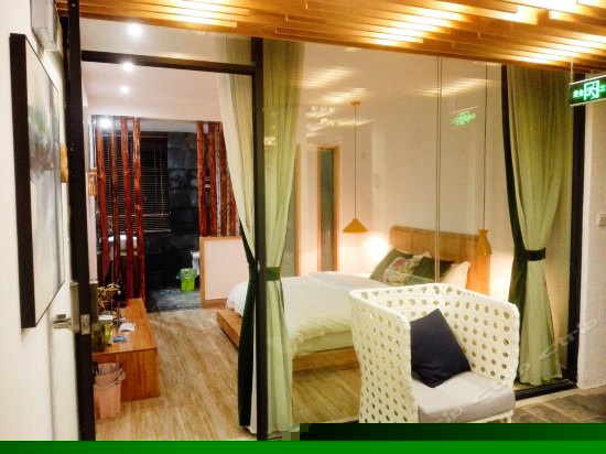 简约舒适大床房