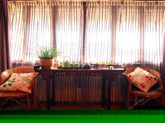 203紫嫣（观景豪华房）