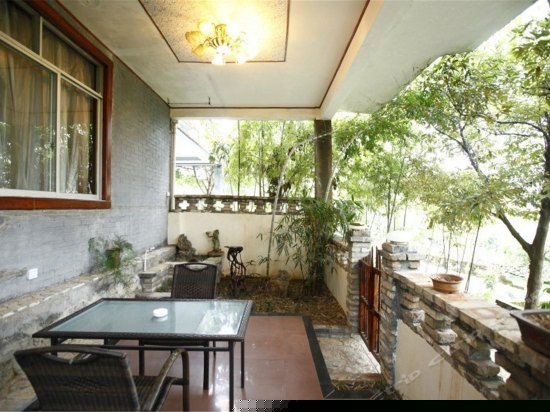 1号庭院阳台家庭房