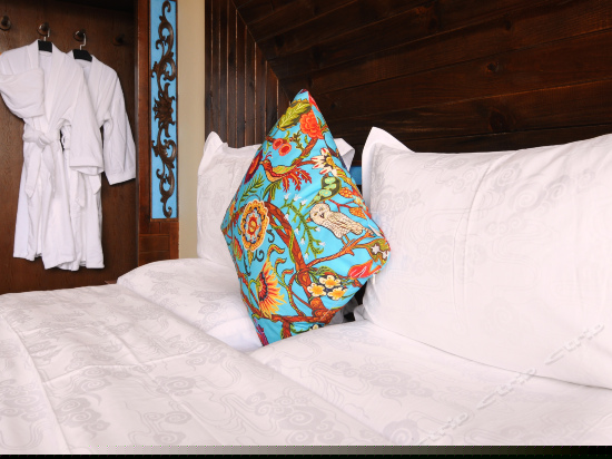 山水云涧庭院海景大床房二