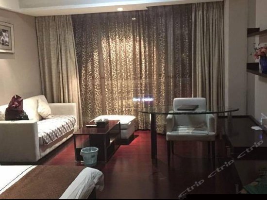 豪华商务大床间