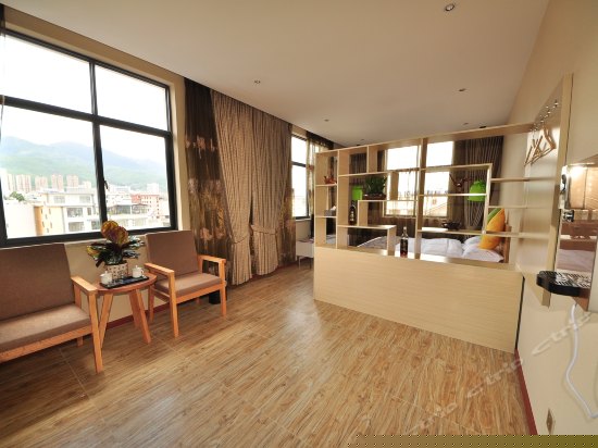 依月纱幔海景房