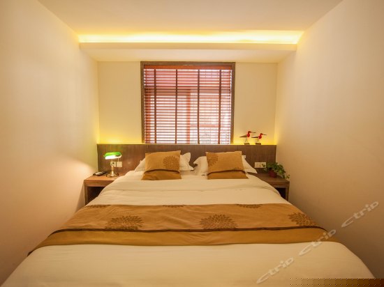 温馨大床房（103/207）