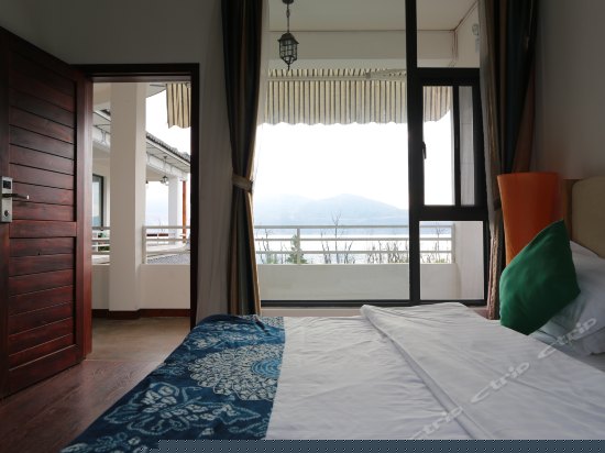 迷你山景海景大床房