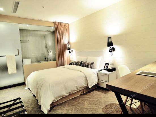 探索居汤屋双人房