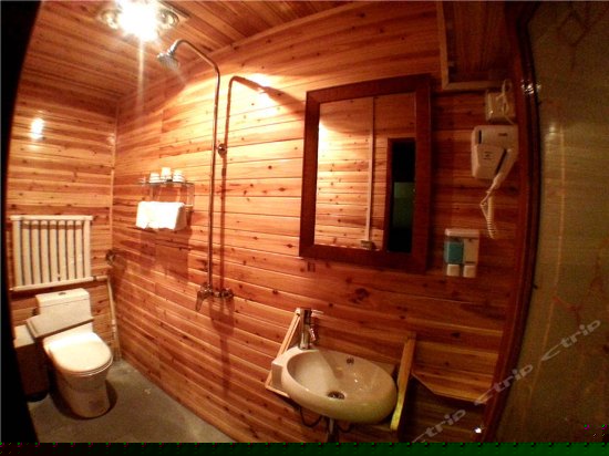 豪华阁楼斜坡顶大炕