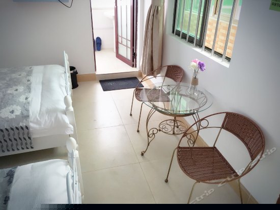 紫色水晶双床间