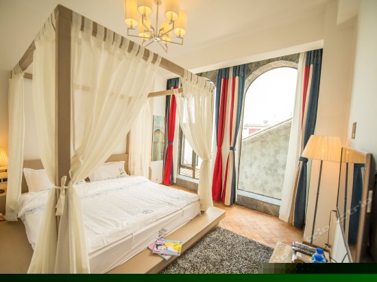 落地窗特价大床房