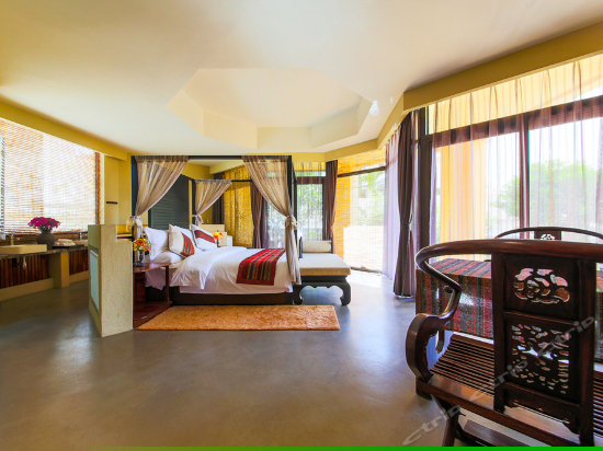 玉龙雪山全景房