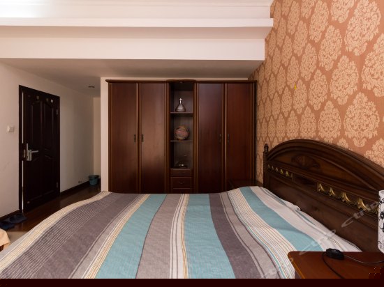 高层精装四房一厅