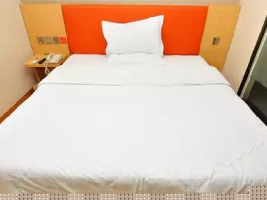 特价大床房（无窗）