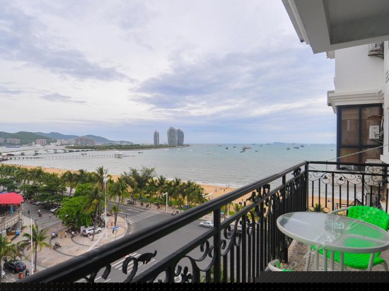 蜜月海景阳台房