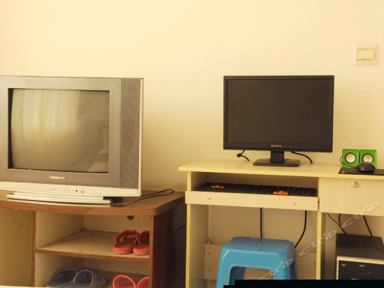 电脑外窗大床房