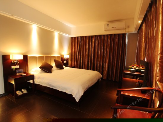 识溪阳台大床房