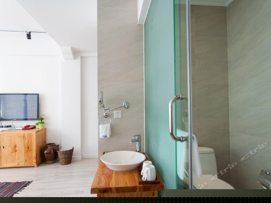 亲水海景落地窗大床房（风花1）