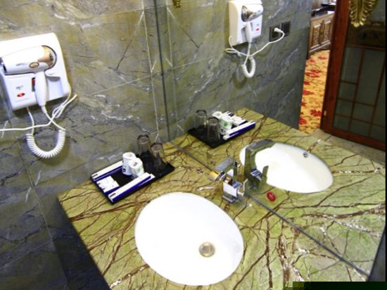 豪华套房（带棋牌室）