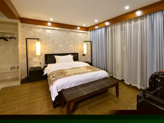 庭院江景温馨家庭套房