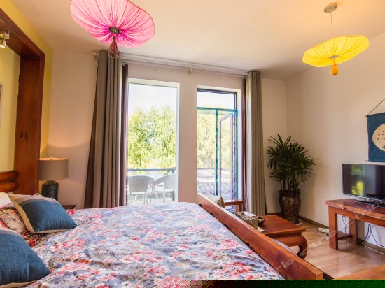 归鸿至阳台套房