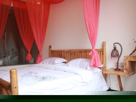 阳光蜜月大床房