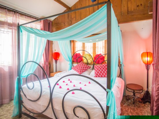 云缇曦畔--纳西蜜月套房205