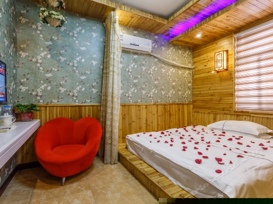 东南亚榻榻米房