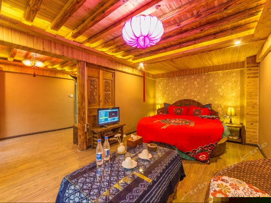 特色蜜月圆床房