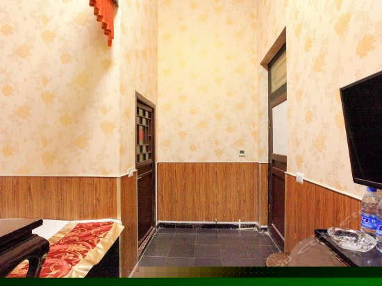 特色绣楼小土炕