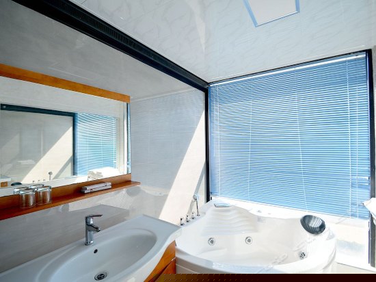 高层豪华海景大床房