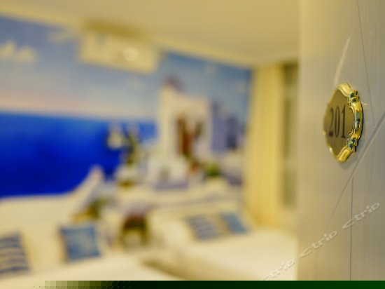 201爱琴海豪华双床房