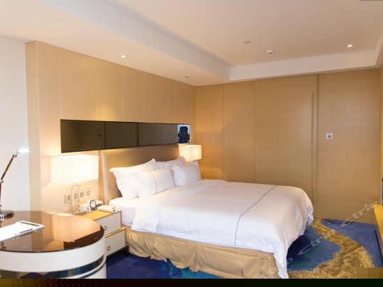 尊贵180° 全景套房