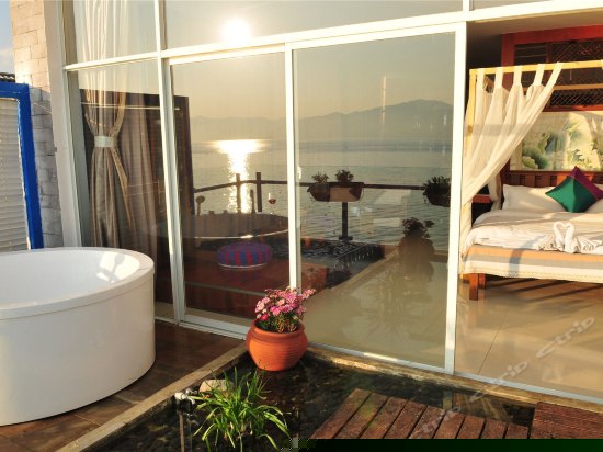 雅典娜钻石海景套房