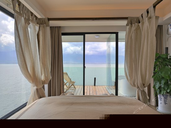 小岑-270度亲水海景房带浴缸