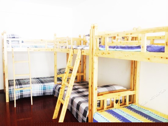 不穿裤衩男生六人房