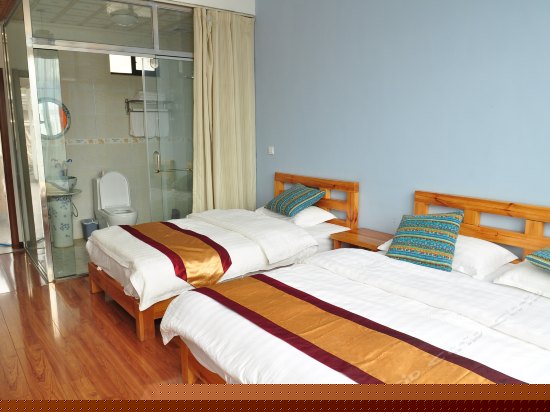 三楼观景家庭房