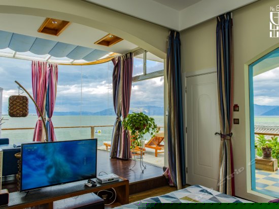 三楼星空海景大床房