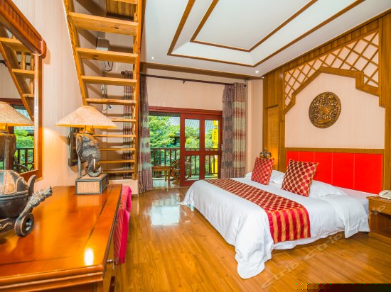 主题阁楼家庭套房