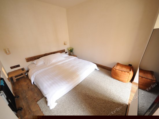 此空一楼榻榻米景观大床房