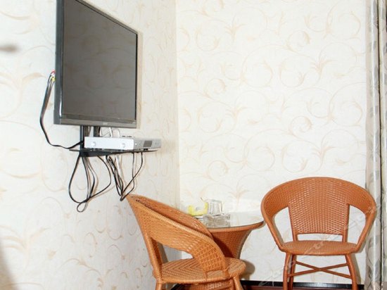 一楼临湖大床间