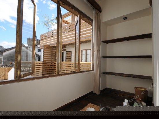 物空二楼榻榻米景观大床房