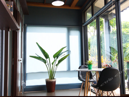 摩登工业六人房